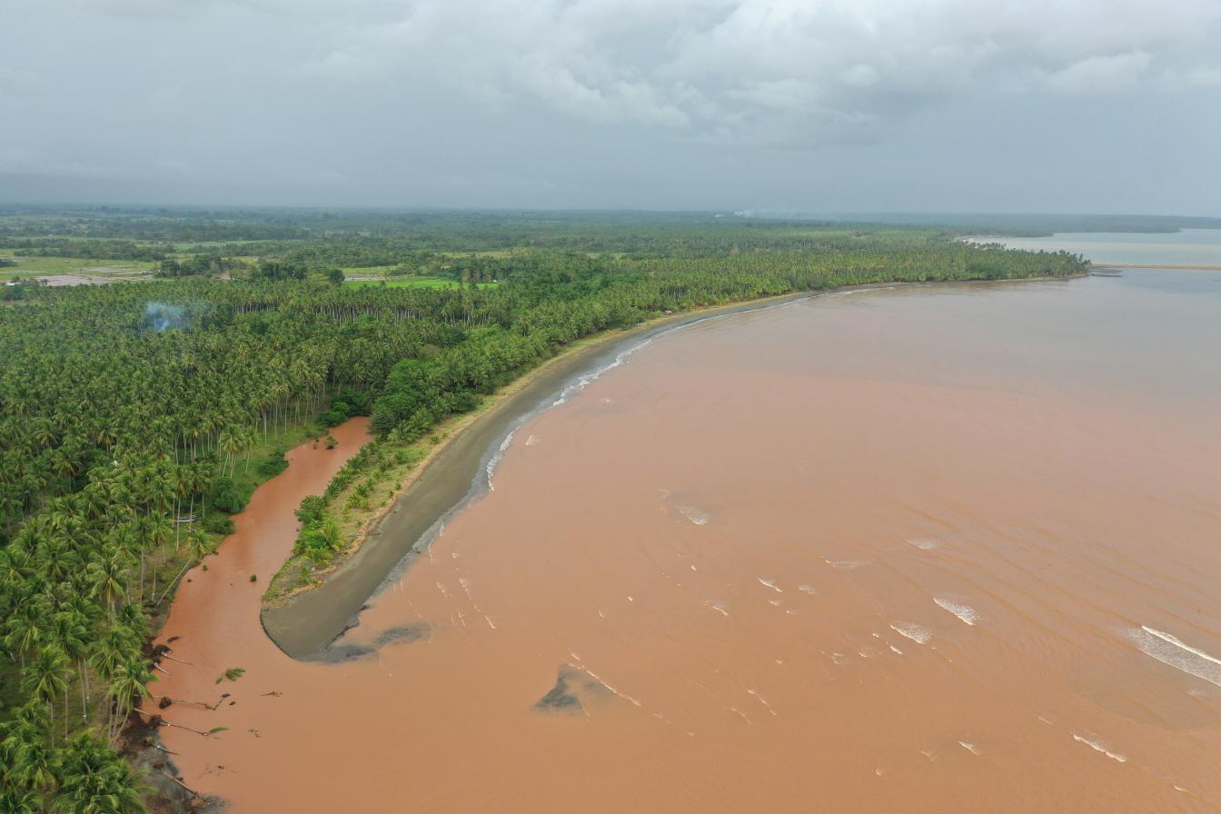 Toxische modder met nikkel stroomt de zee in bij Palawan