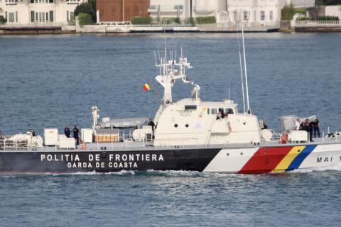 Romanian Border Guard vessel en route to join  Frontex  patrol